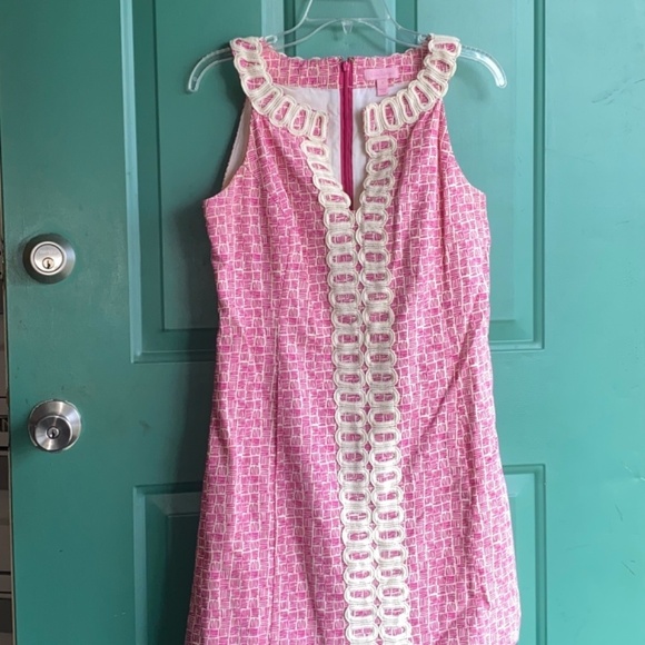 Lilly Pulitzer size 6 dress play condition for age and moderate fading - Picture 2 of 5